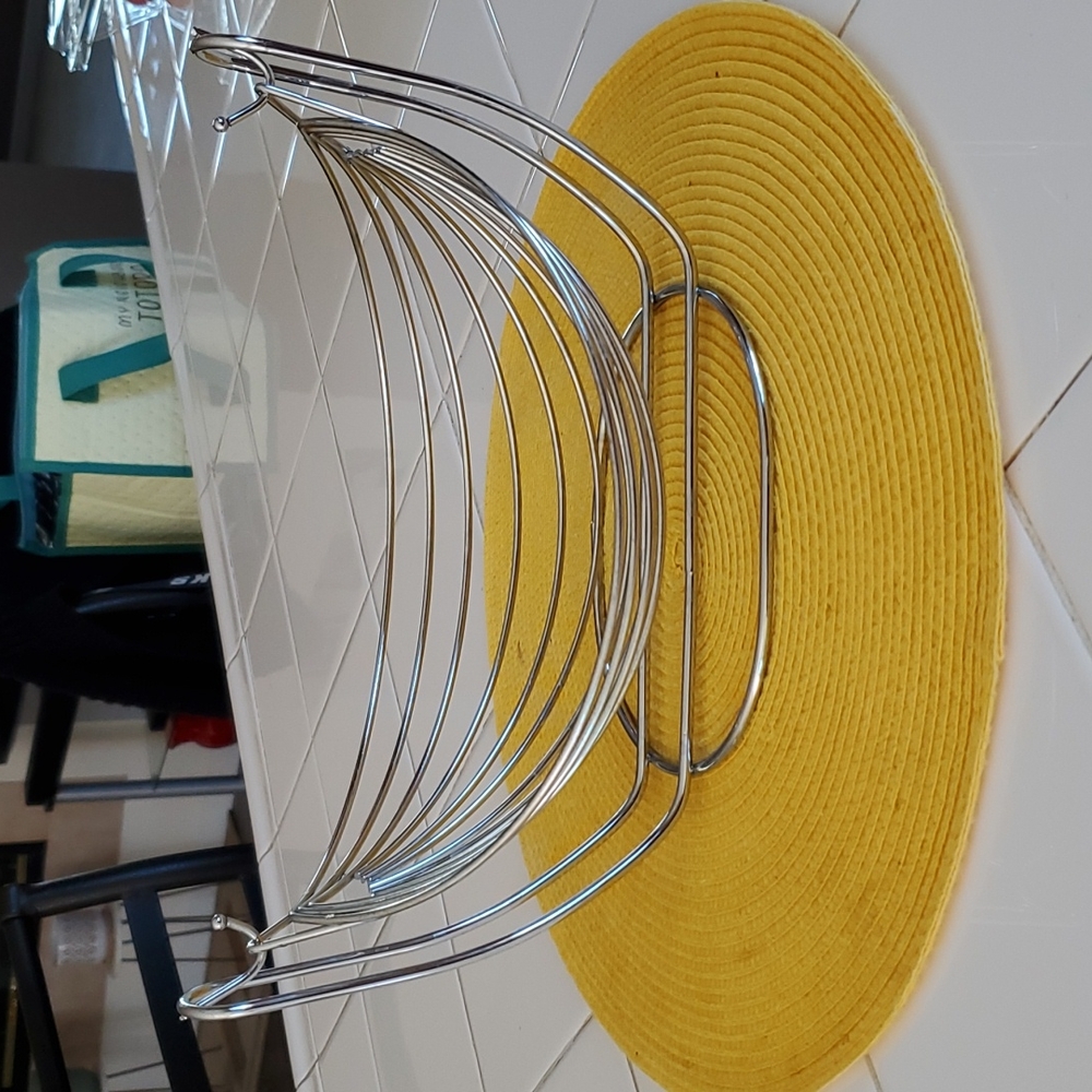 Metal fruit basket